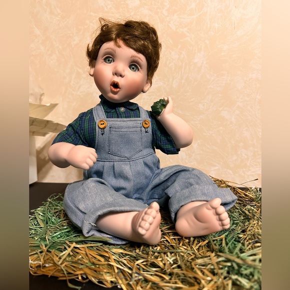 The Hamilton Collection Ryan Porcelain Doll 17 1995